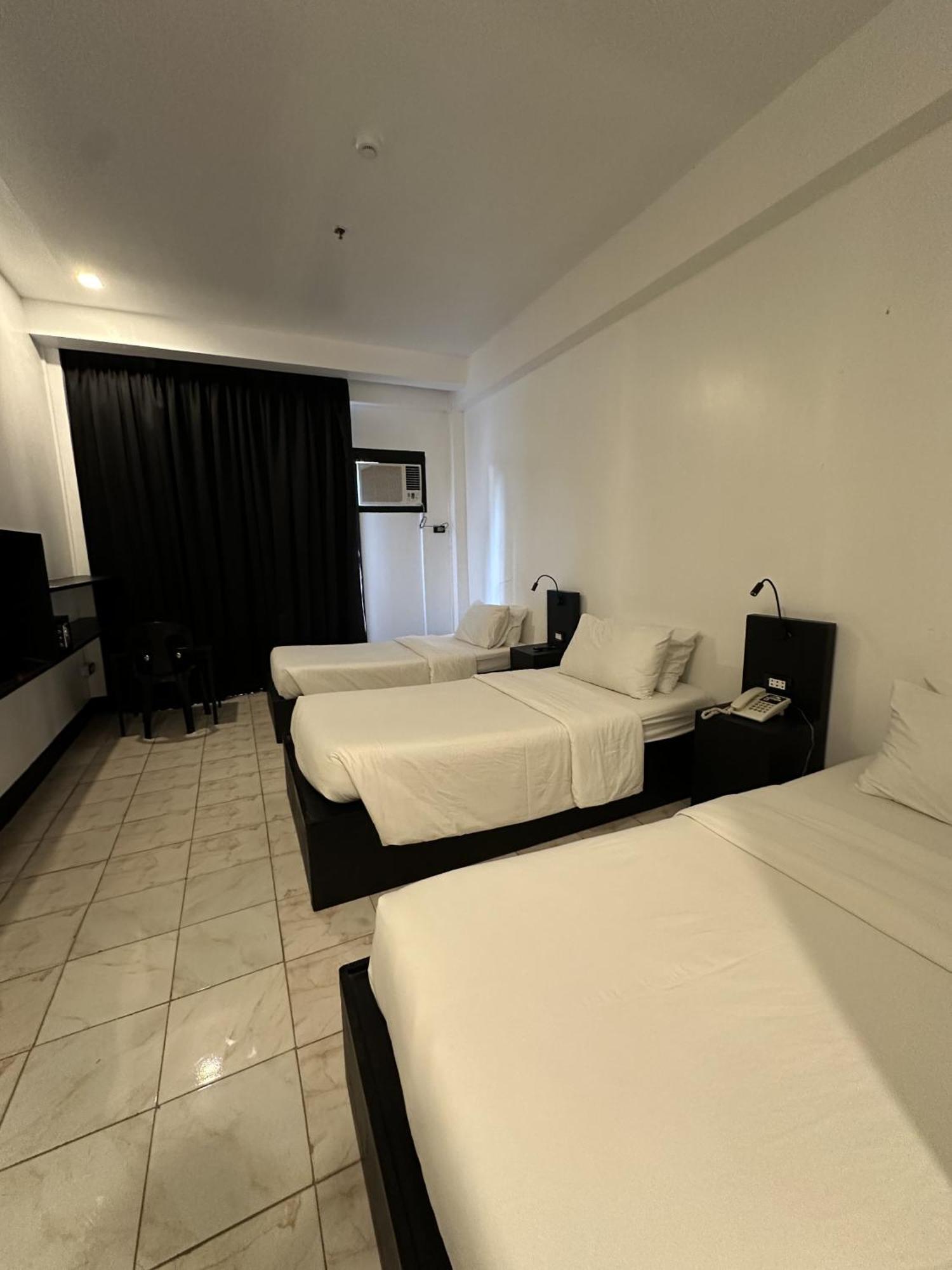 Fernando'S Hotel Sorsogon ภายนอก รูปภาพ