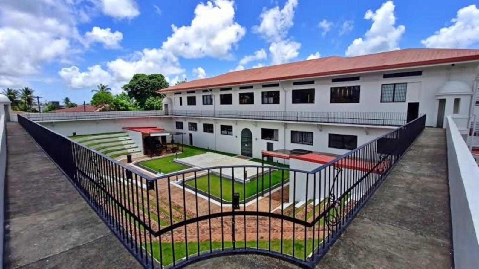 Fernando'S Hotel Sorsogon ภายนอก รูปภาพ